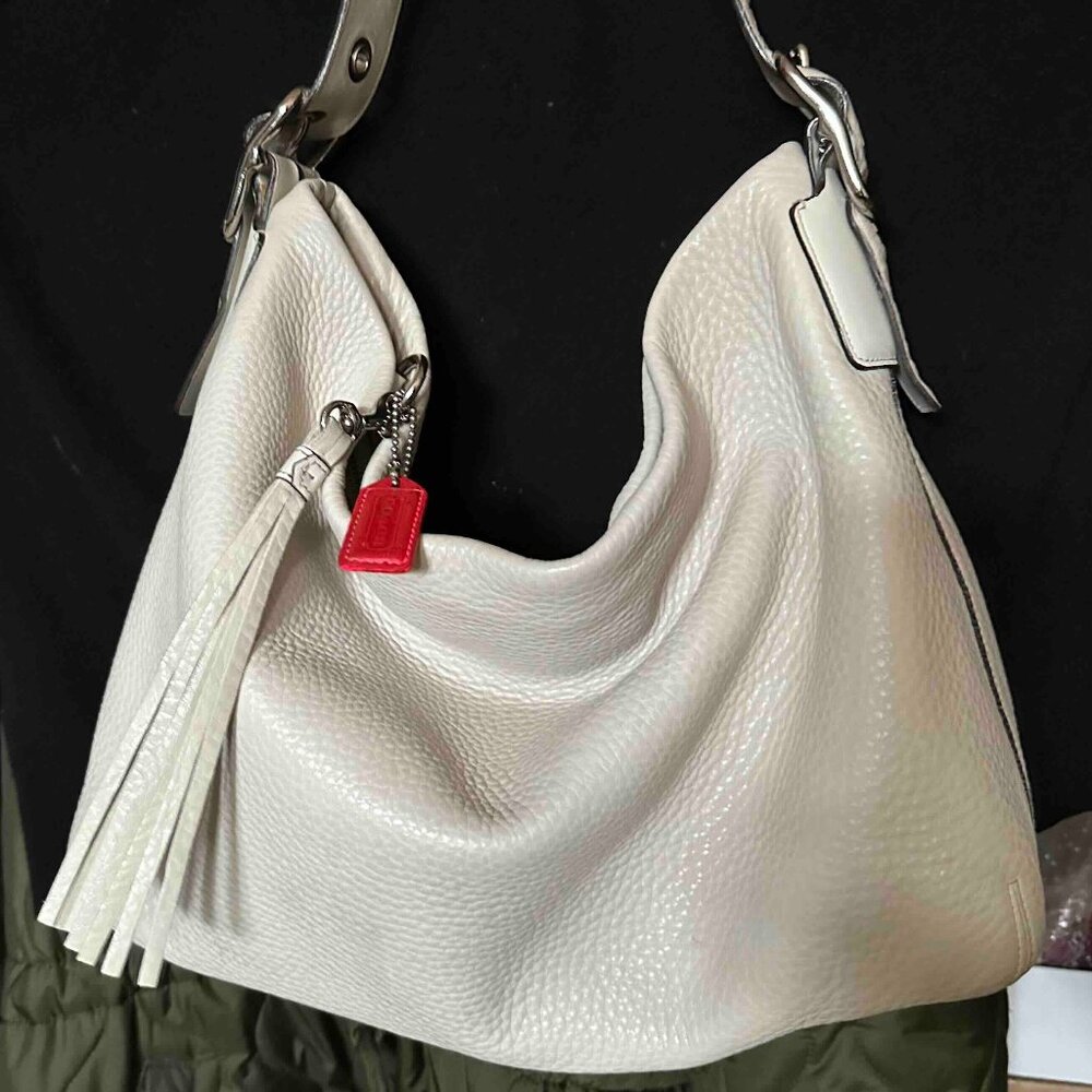 Coach White Pebbled Leather Shoulder Bag with Red Tag